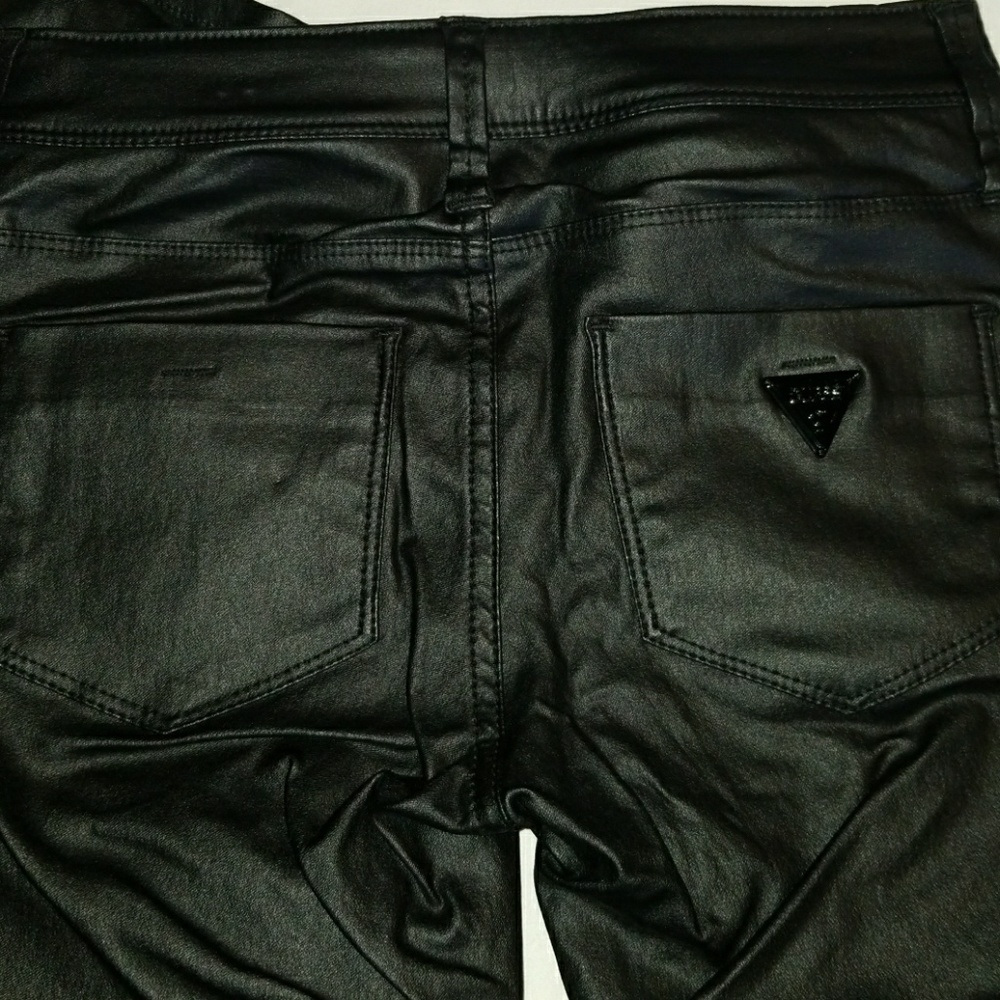 Guess Jeans - Picture 3 of 3
